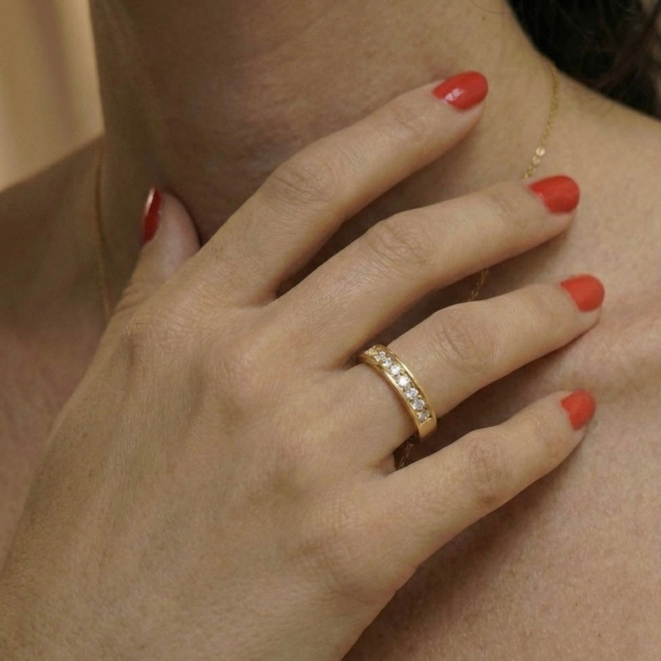 Inset Stone Band lifestyle image by Boujee & Co