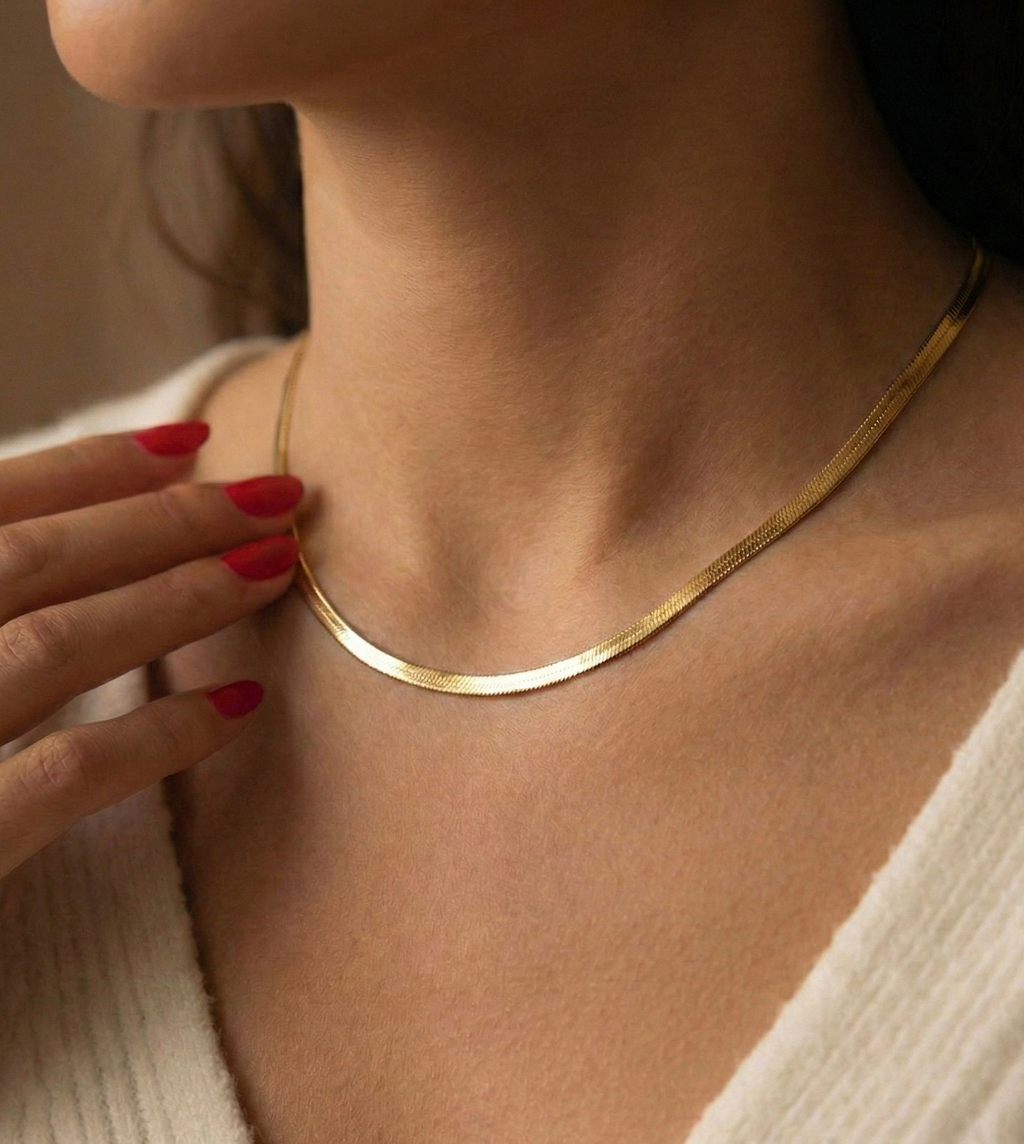 Lumière Flat Herringbone Chain lifestyle image by Boujee & Co