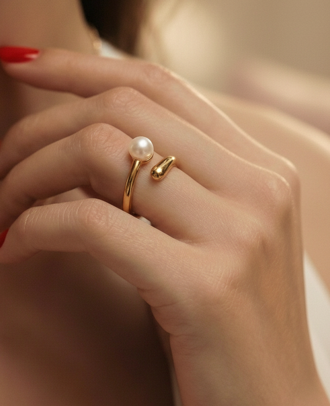 Pearl Curve Band lifestyle image by Boujee & Co