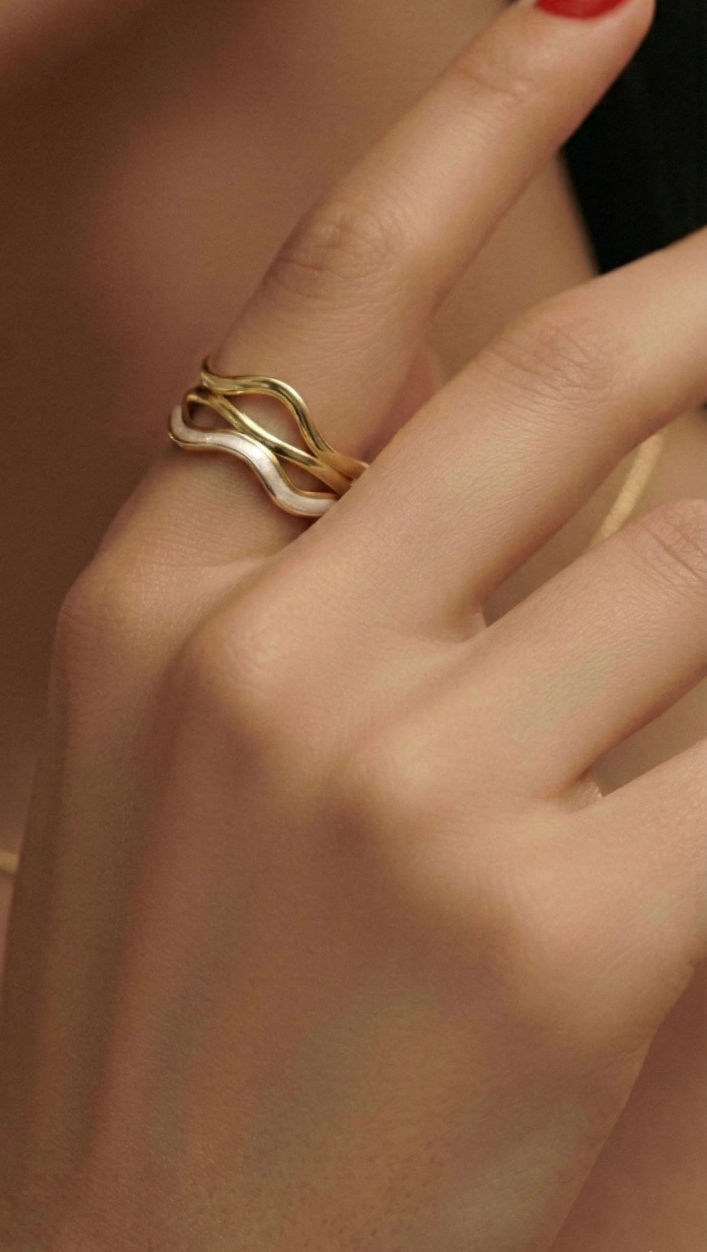 Sculpted Line Band lifestyle image by Boujee & Co